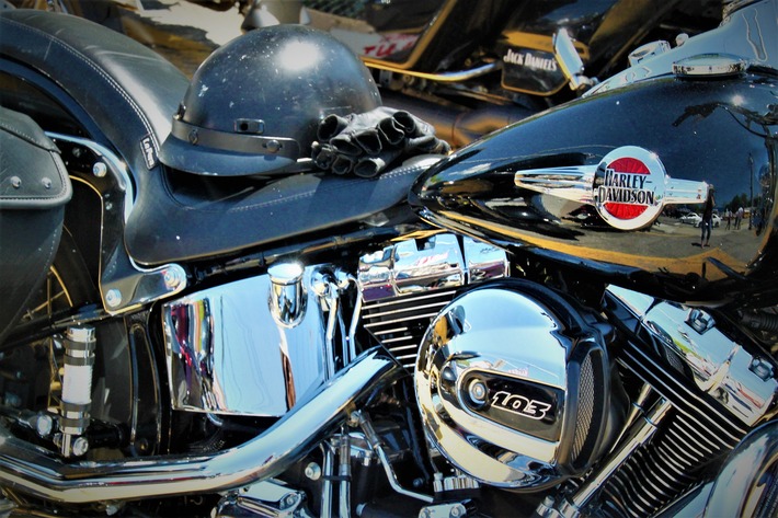 大型バイクは半ヘルでOKなの?ヘルメットに関する法律・規格を知る